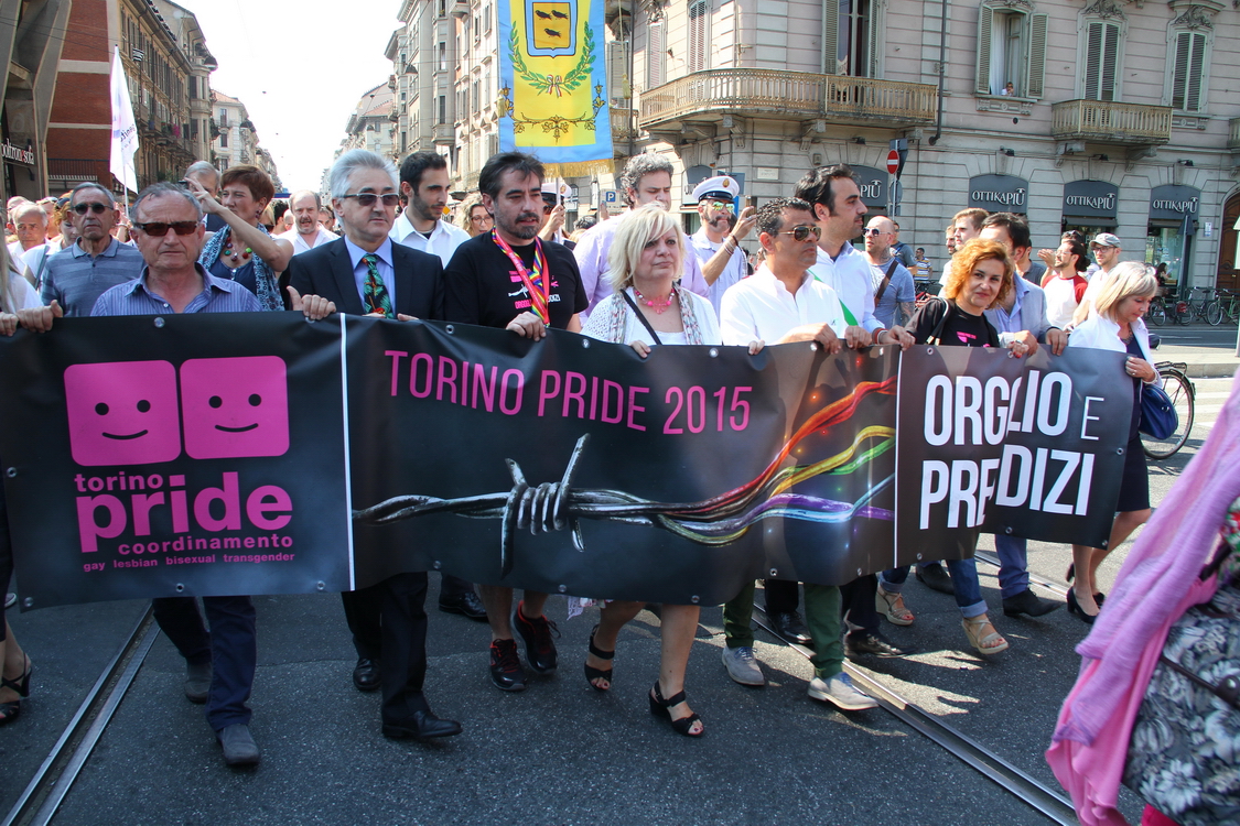Gaypride2015_050.JPG - Lo striscione del Pride di Torino