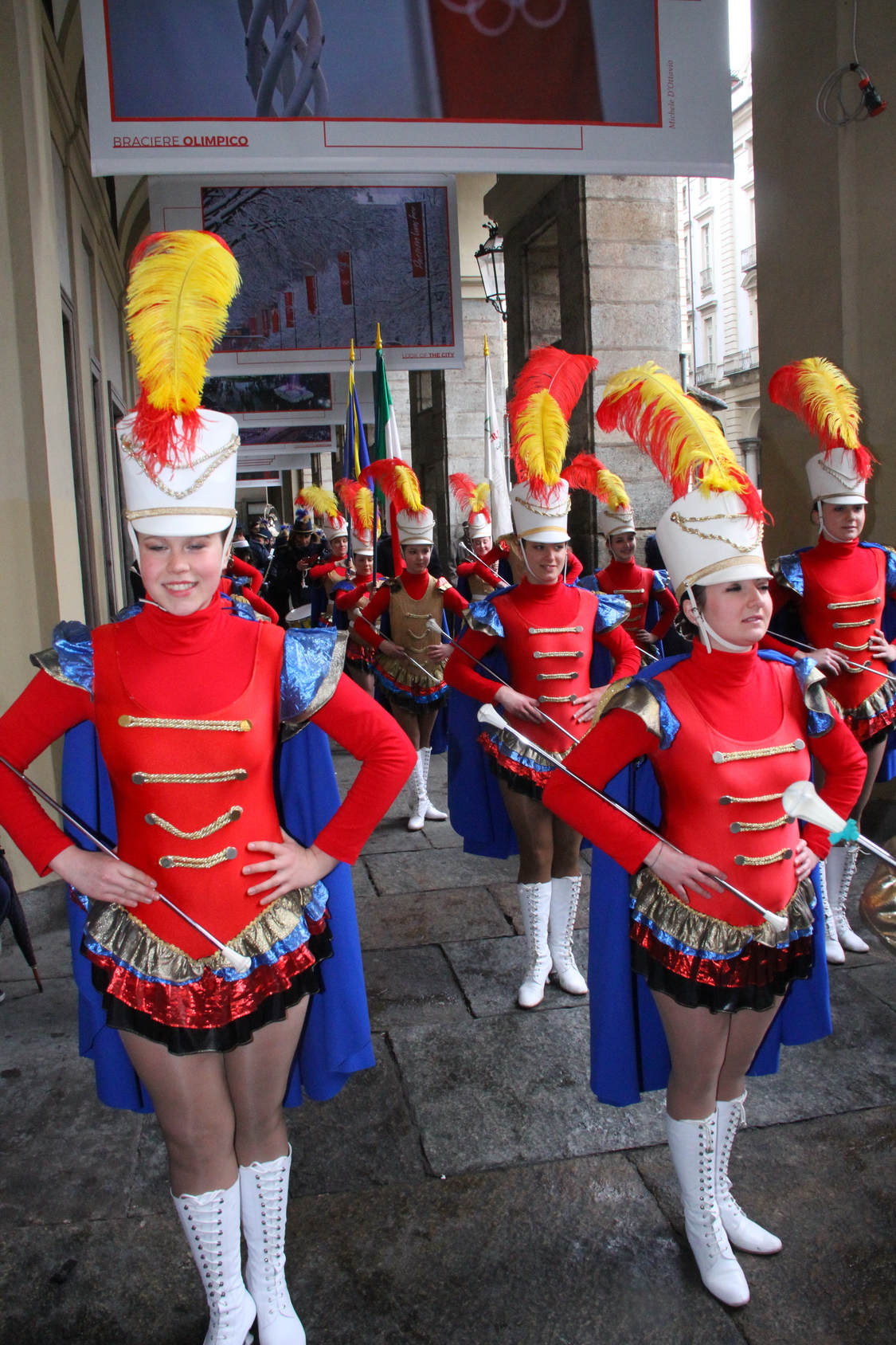 Esibizioni_003.JPG - SFILATA DELLA RAPPRESENTATIVA DELLA FEDERAZIONE ITALIANA GRUPPI MAJORETTES  E DELLA BANDA RAPPRESENTATIVA DELLA CITTÀ METROPOLITANA DI TORINO