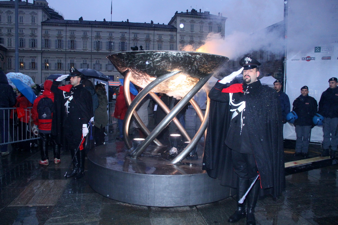 Esibizioni_122.JPG - CERIMONIA DI CHIUSURA FESTEGGIAMENTICon l'Inno Nazionale si chiudono i festeggiamenti