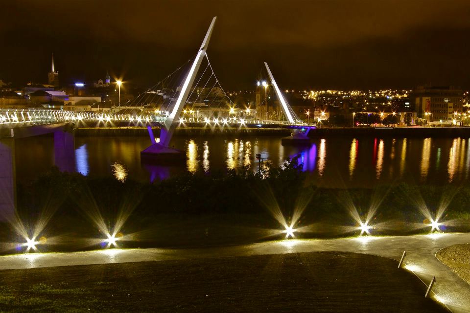 2.jpg - Derry/Londonderry a seconda del credo politico è stato il nostro punto di partenza...i contrasti sono così forti che a volte viene solo chiamata città del "trattino"!