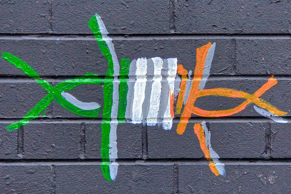 51.jpg - Vicino a Shankill Road si trova Falls Road e l'atmosfera cambia radicalmente come le diverse fedi politico-religiose