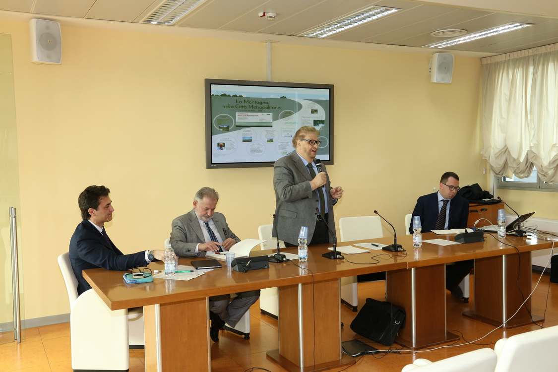 LaMontagnaNellaCittà_12.JPG - Conferenza Stampa e dibattito "La Montagna nella Città Metropolitana di Torino"  Lido Riba