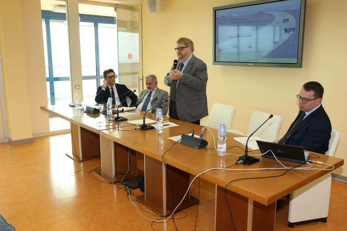 LaMontagnaNellaCittà_16.JPG - Conferenza Stampa e dibattito "La Montagna nella Città Metropolitana di Torino"  Lido Riba