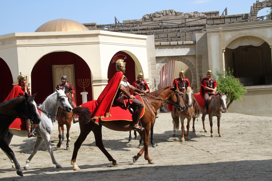 Passione_042.JPG - evento di portata mondiale che porterà in Piemonte centinaia di migliaia di turisti italiani e stranieri. Ma i percorsi devozionali non sono una novità nel capoluogo biellese, che si stende ai piedi del maestoso Santuario di Oropa.
