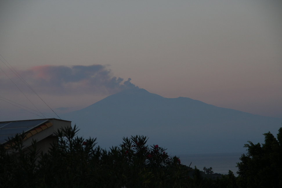 Sicilia_219.JPG - Etna il pennacchio di fumo...