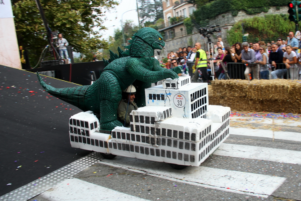 RedBull_111.JPG - Ciociari volanti  con Godzillaciociasaurus - Isola del Liri (FI)