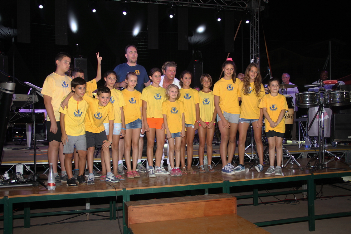 Gorzano29_1432.JPG - Il saluto dei più piccoli volontari della proloco al pubblico