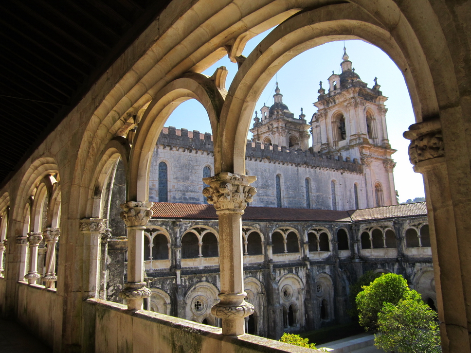 28.JPG - Alcobaça: il chiostro del Mosteiro de Santa Maria 1