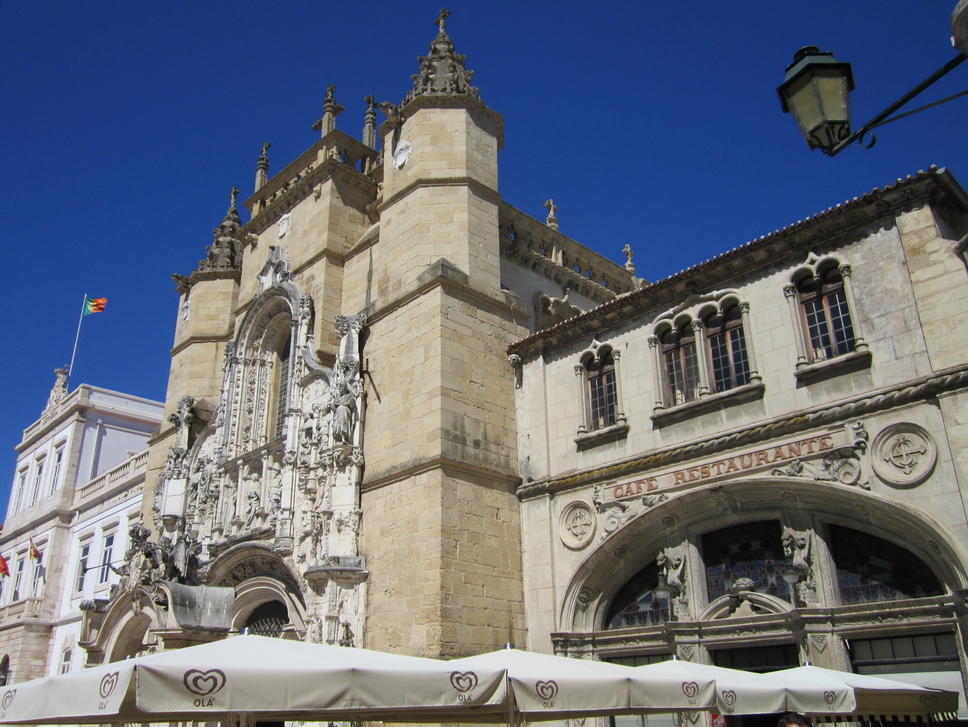 35.jpg - Coimbra: il monastero e il café Santa Cruz