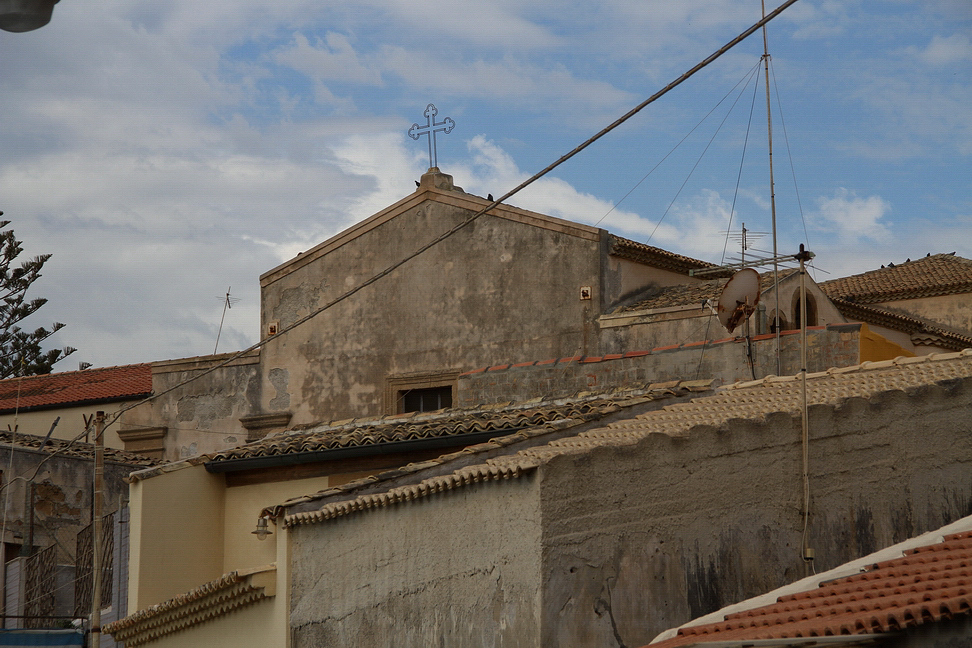 Sicilia_190.JPG - che si stemperano nelle fughe di tetti...